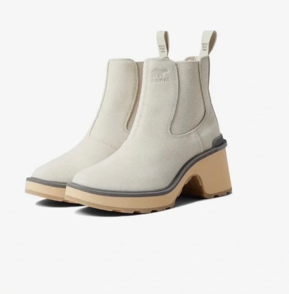 Sorel Hi-line Waterproof Chelsea Boot in Chalk / Ceramic Size 8.5
